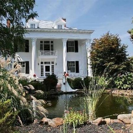 Winridge Manor Bed And Breakfast Madison Heights Eksteriør bilde