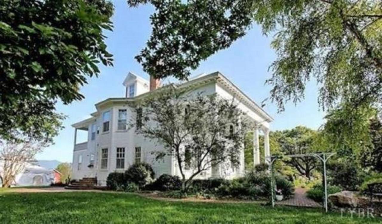 Winridge Manor Bed And Breakfast Madison Heights Eksteriør bilde