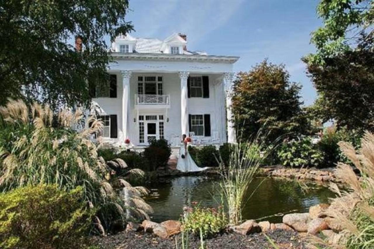 Winridge Manor Bed And Breakfast Madison Heights Eksteriør bilde